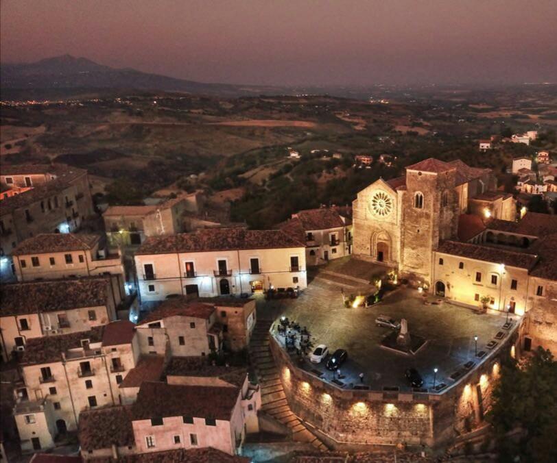 B&B Palazzo Pancaro Altomonte Luaran gambar